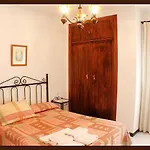 Hostal Torre De Guzman